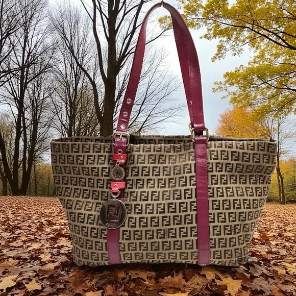 Fendi ✨️ Fendi Zucchino Canvas Superstar Tote satchel - Picture 3 of 11